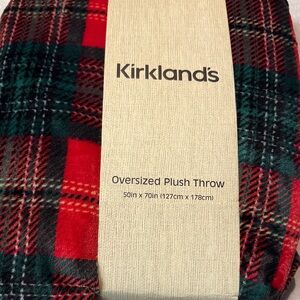 NWT Kirkland’s Oversized Plush Throw Soft Red Grern